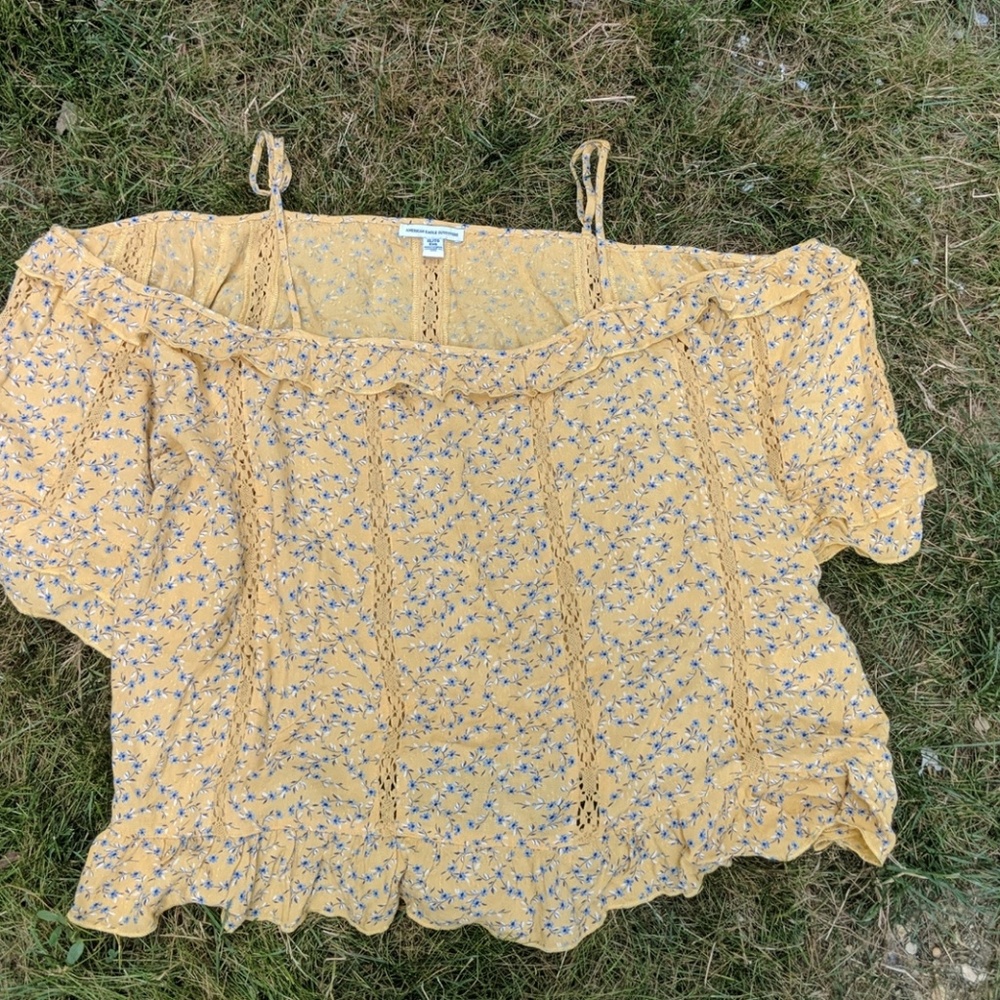 Cold Shoulder American Eagle Top